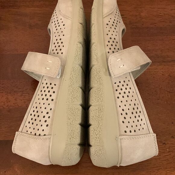 Ladies size 6 page Mary Jane shoes NWT with memory foam insoles - Picture 4 of 8